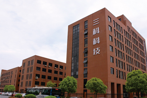 “在“工業(yè)4.0”的大環(huán)境下，國產(chǎn)品牌要如何與國外品牌競爭？”