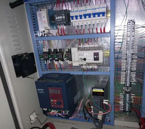 “安裝變頻器時(shí)都有哪些接線規(guī)范？”